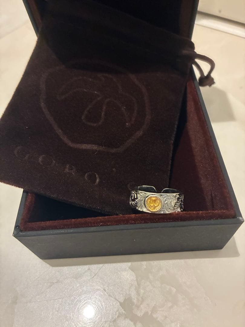 フェザー　指輪　リング　シルバー　フリーサイズ　羽　ゴローズ好きな方おすすめ