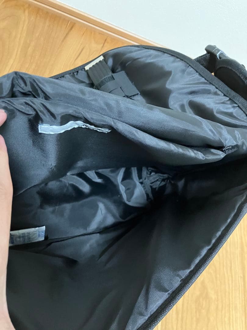 narifuri メッセンジャーバッグ