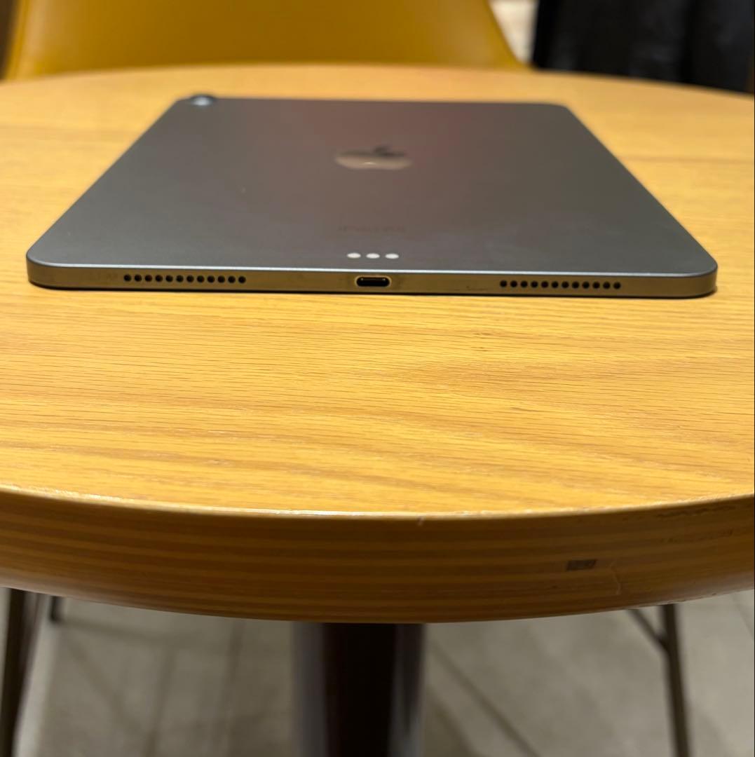 ほとんど使用せず 美品Apple iPad Air 第5世代