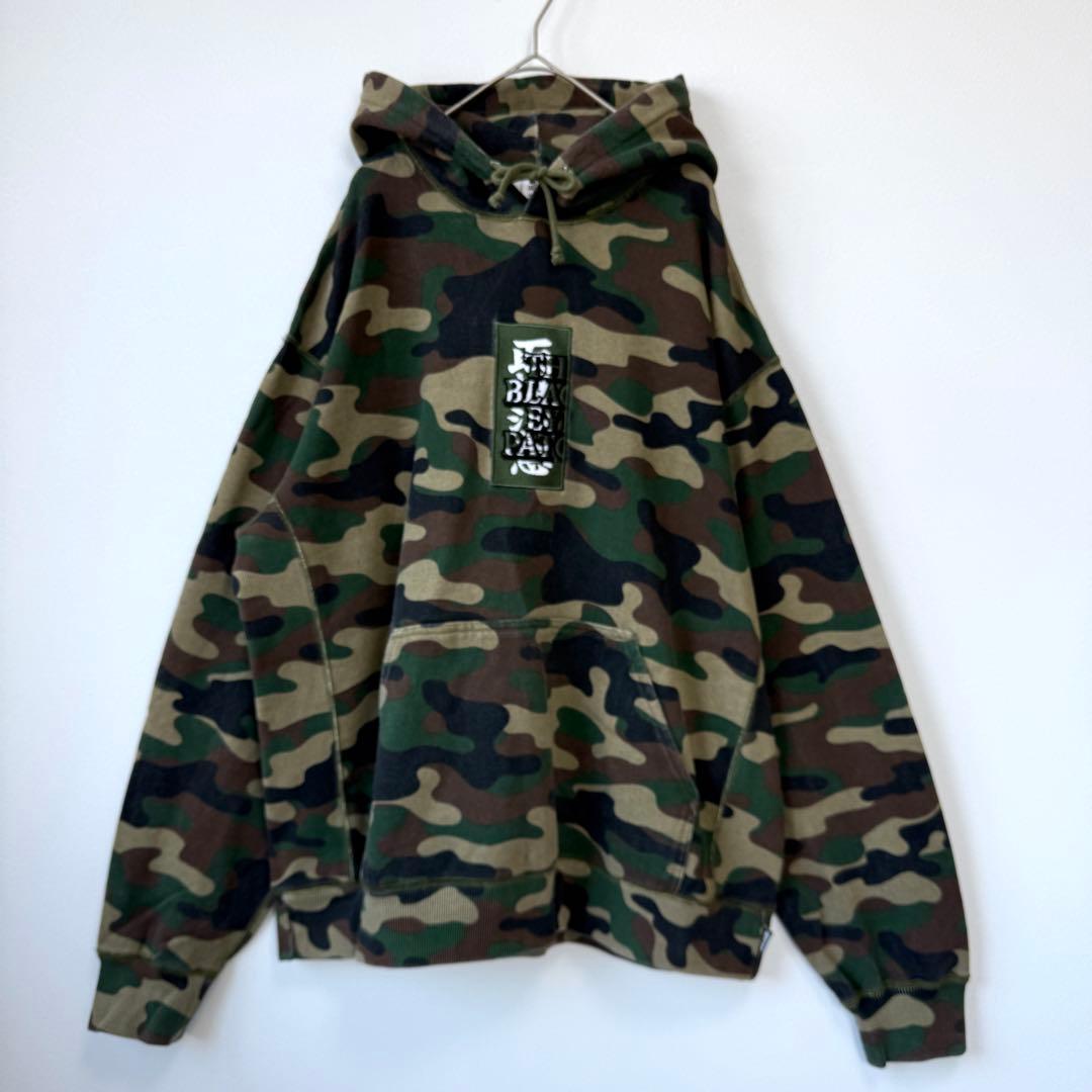 【入手困難✨】ブラックアイパッチ 取扱注意 刺繍ロゴ パーカー 迷彩柄 Lサイズ