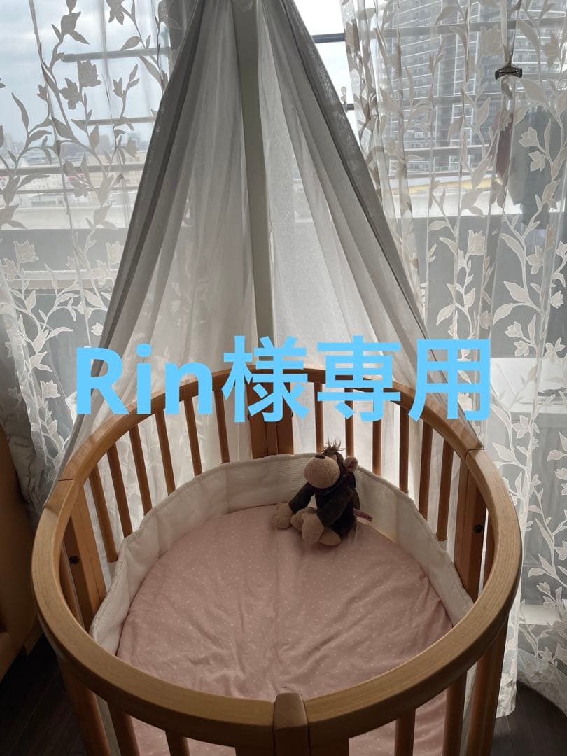 木製円形ベビーベッド マットレス付き