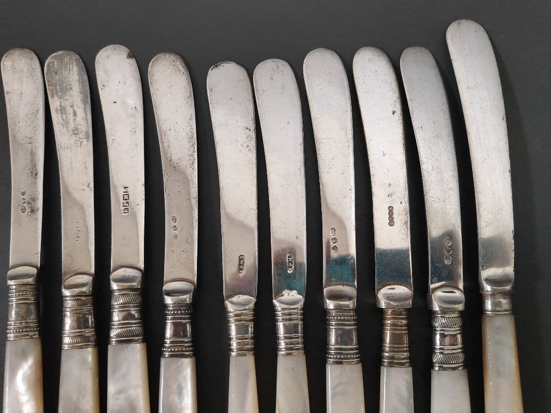 英国製アンティーク 白蝶貝ハンドル 純銀P バターナイフ10本 (L11④)