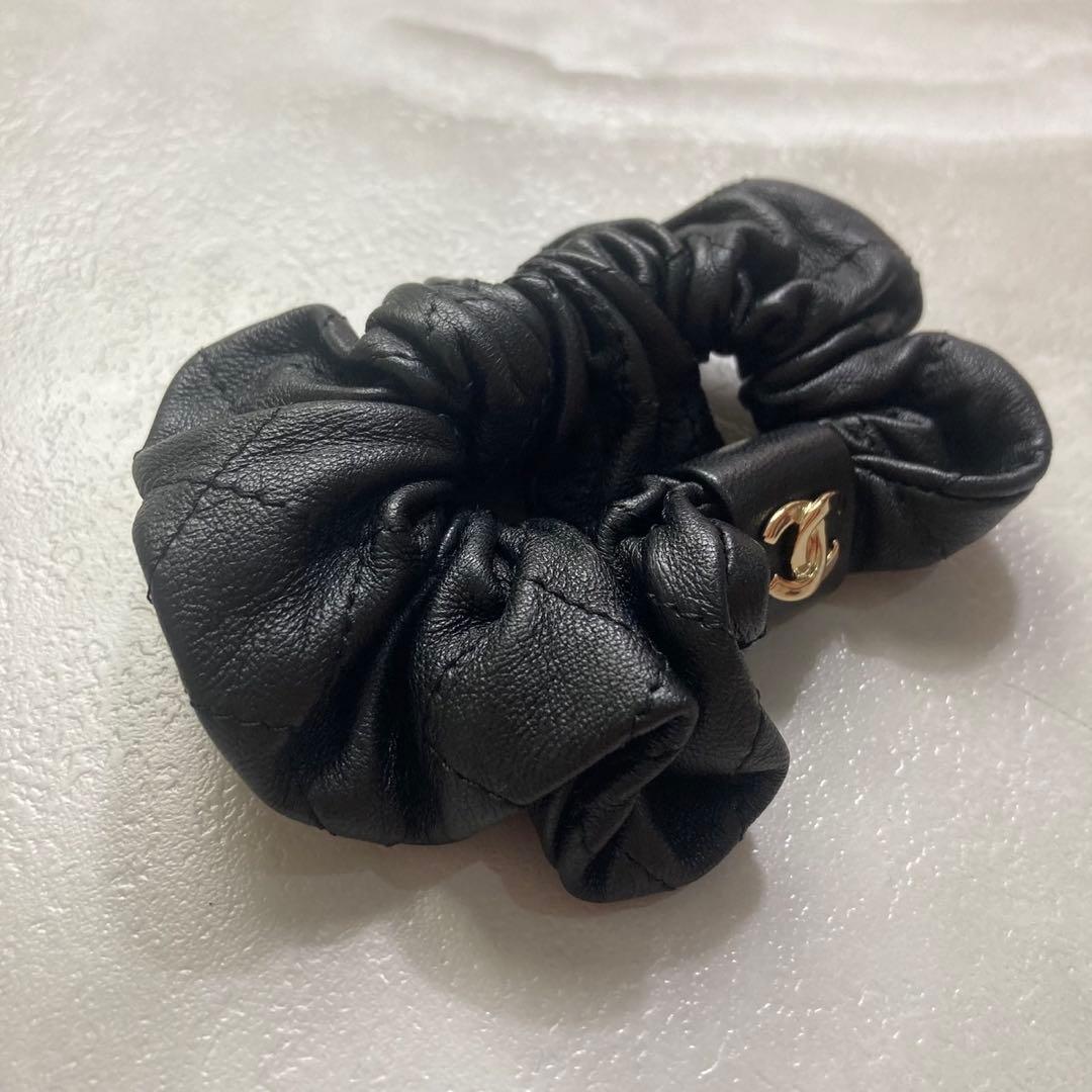美品　CHANEL ブラックレザー ヘアゴム　シュシュ