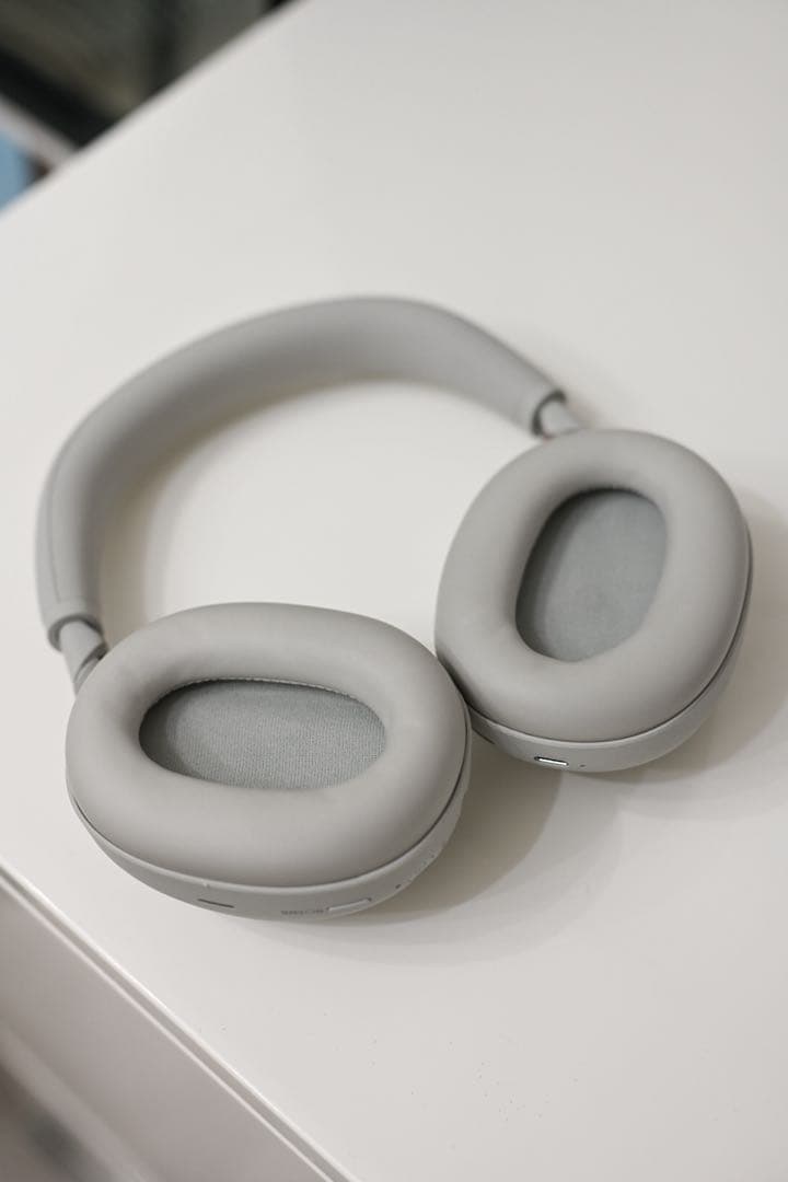 美品 WH-1000XM6 ソニーヘッドホン プラナチナシルバー