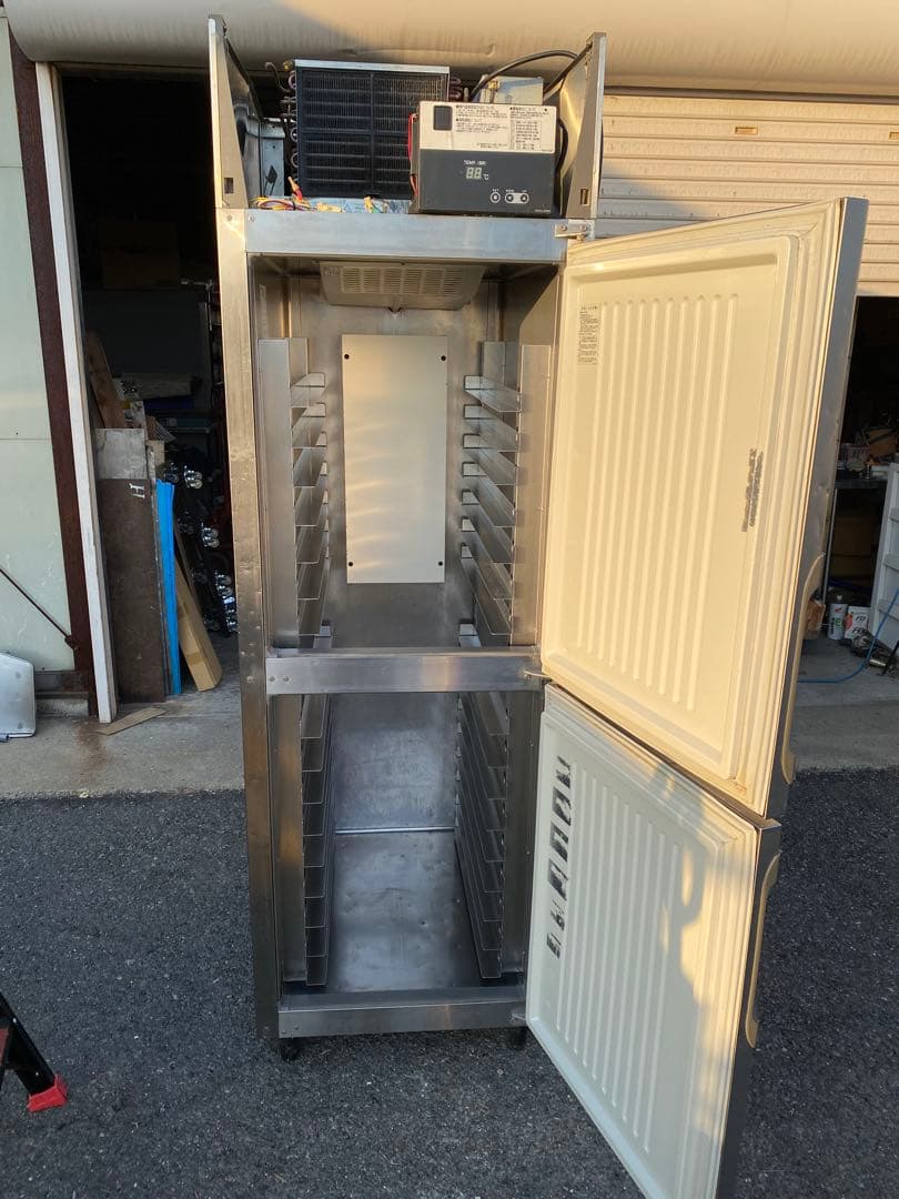 業務用冷凍庫　トレーラック使用　URD - 062 FM6