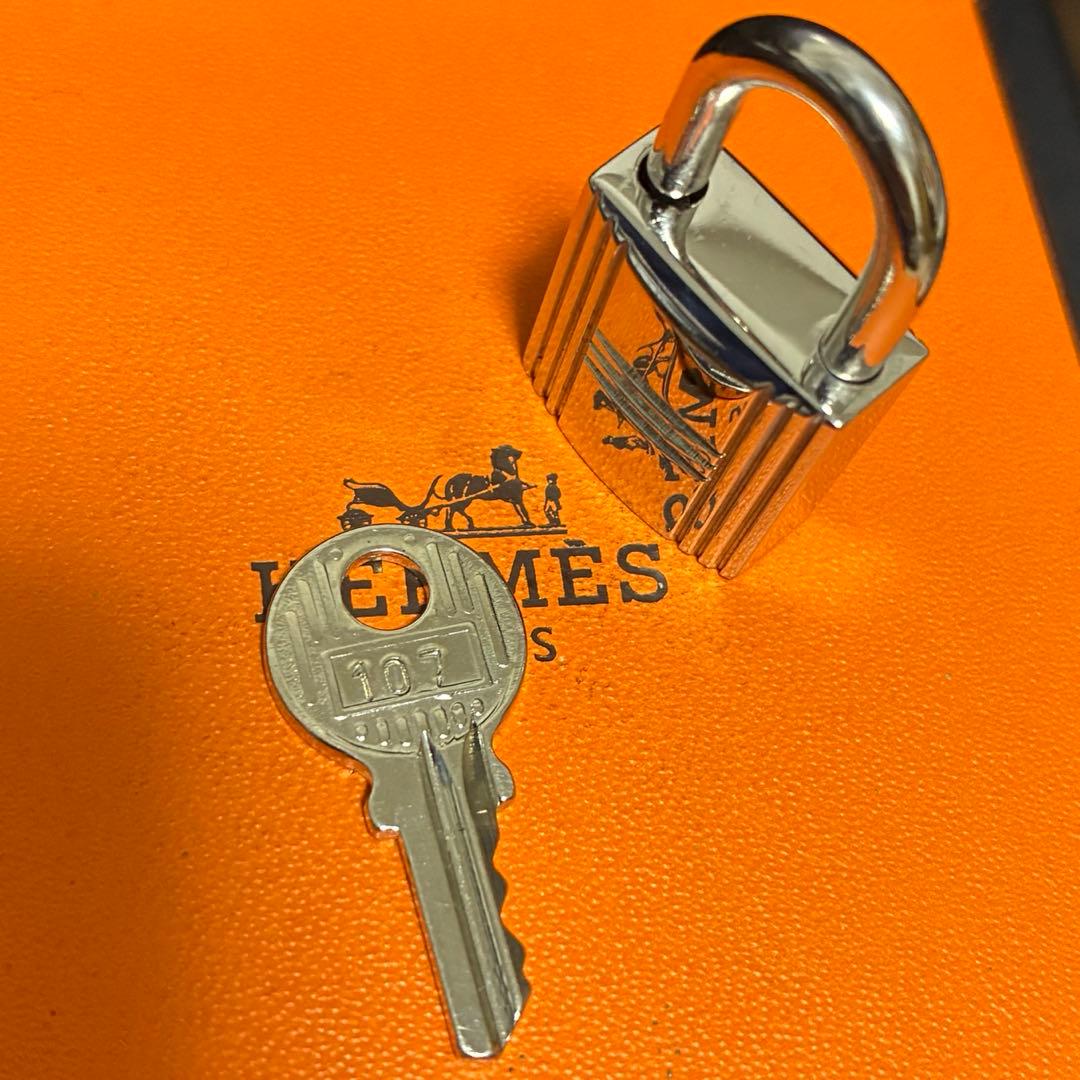 エルメス シルバー　カデナ　南京錠　パドロック　鍵　キー　NO107