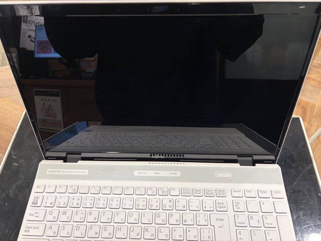 富士通 LIFEBOOK ホワイト ノートPC