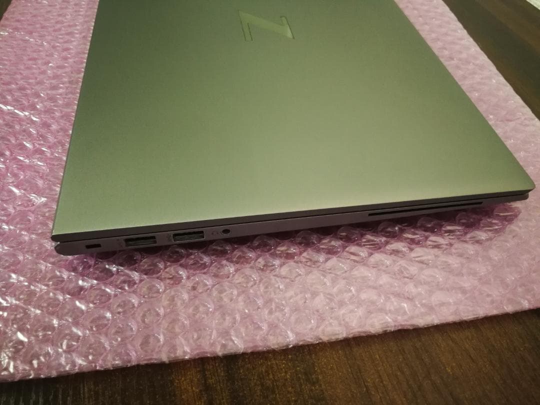 HP Zbook Firefly 14 G8 32GBメモリ 1TB SSD