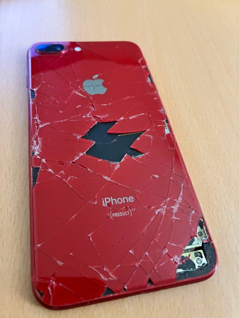 iPhone 8 Plus 本体　【ジャンク(背面割れ)】