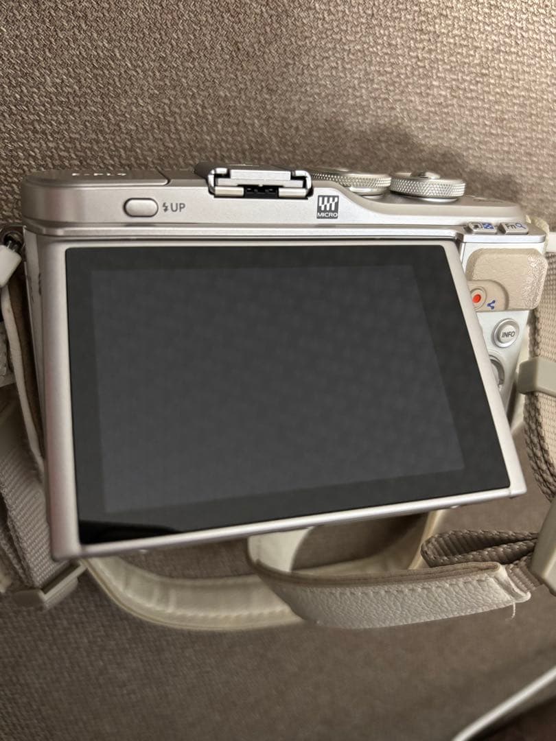 OLYMPUS PEN E-PL9ミラーレス一眼カメラ