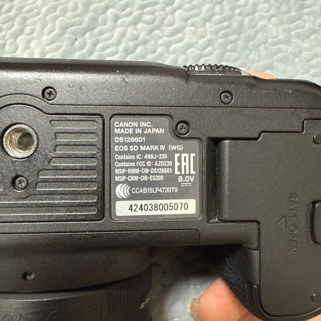 デジタルカメラ Canon EOS 5D Mark4