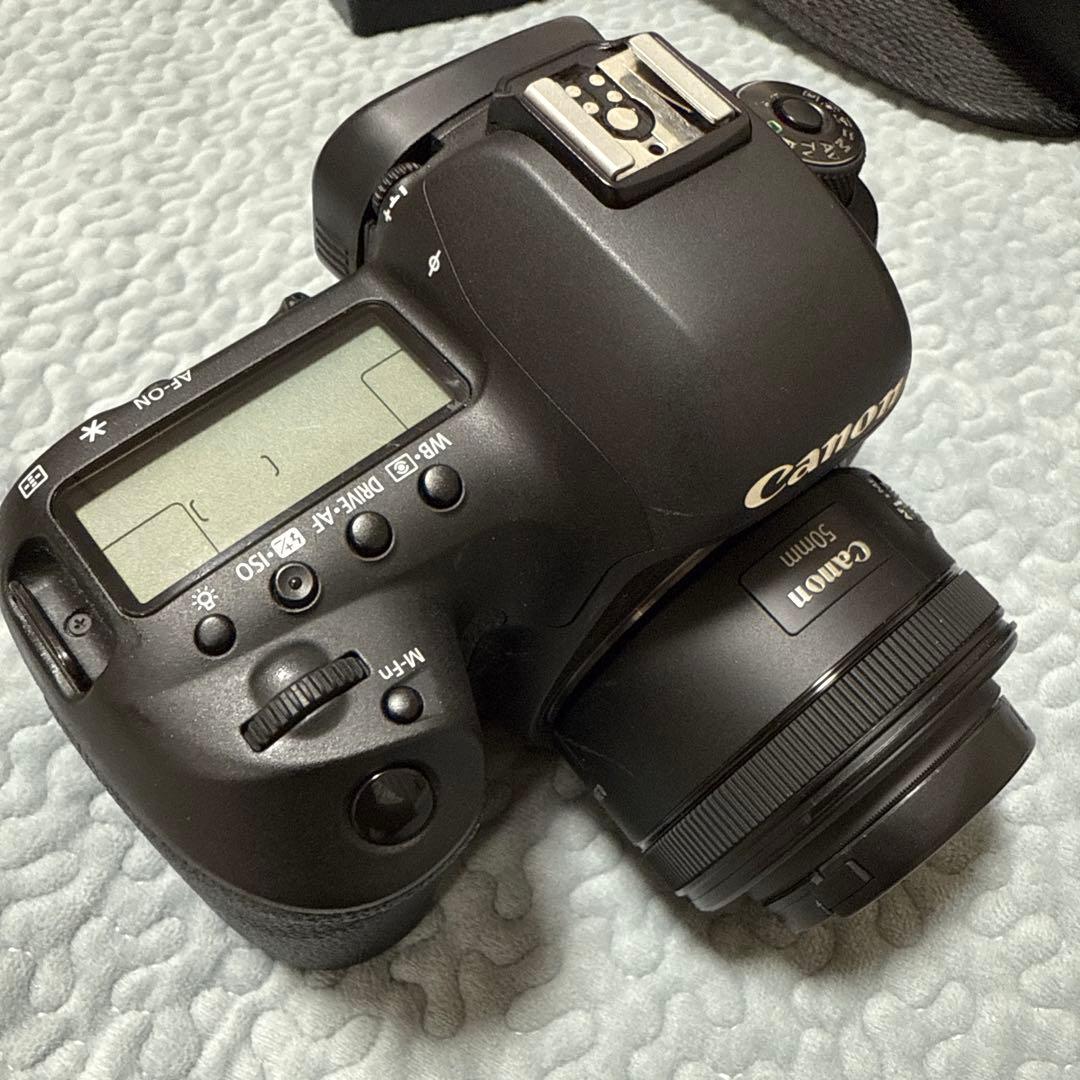 デジタルカメラ Canon EOS 5D Mark4