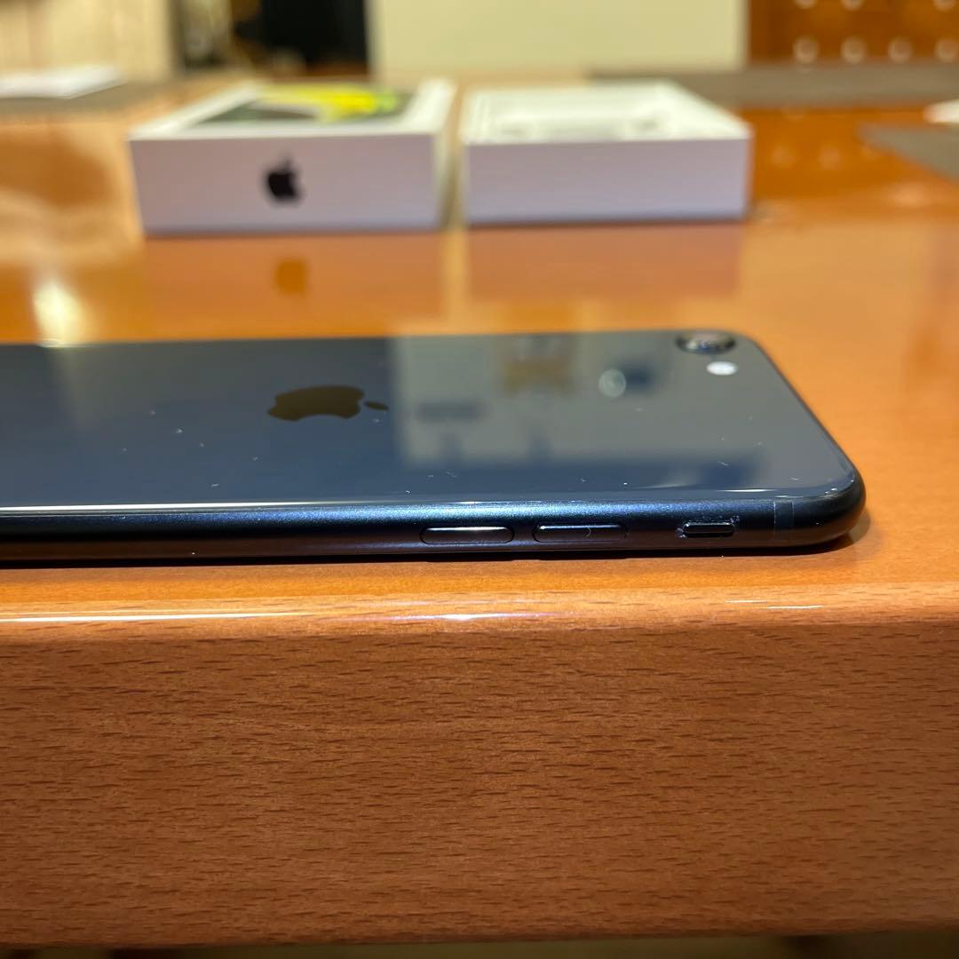 iphone SE 第2世代　黒　64GB