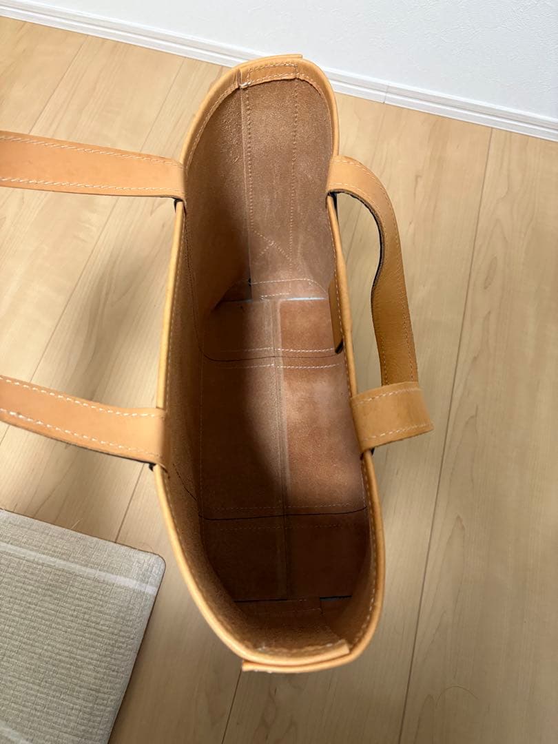 レザートートバッグ ベージュと黒