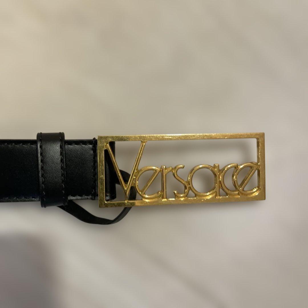 Versace 黒レザーベルト 金色バックル　90/36