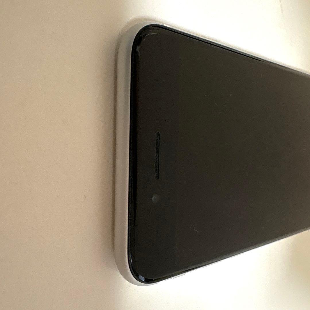 iPhone se 第二世代　64GB ホワイト　箱あり