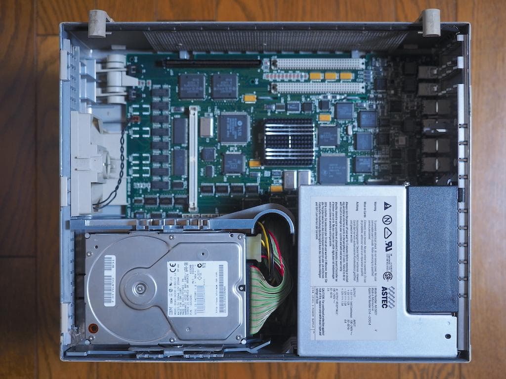 Apple Macintosh Quadra700 新品内蔵電池 動作品 本体