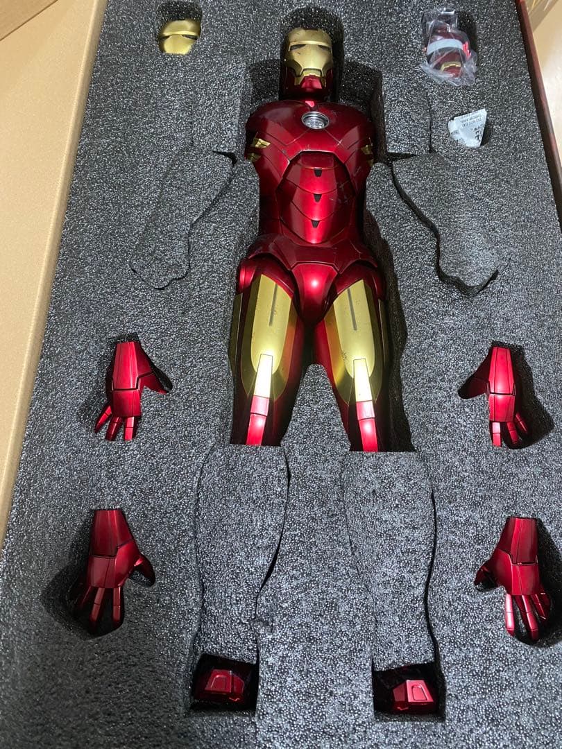 ホットトイズ　1/4　アイアンマン マーク4　パワードスーツ装着機付き