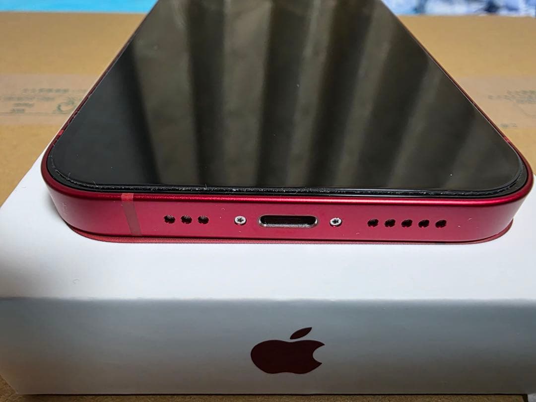 ほぼ新品 Apple iPhone 13 256GB PRODUCT(RED)