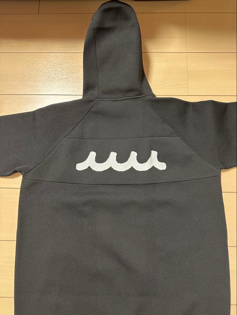 新品タグ付き　ムータ muta モールディングニットパーカーブラック サイズ7