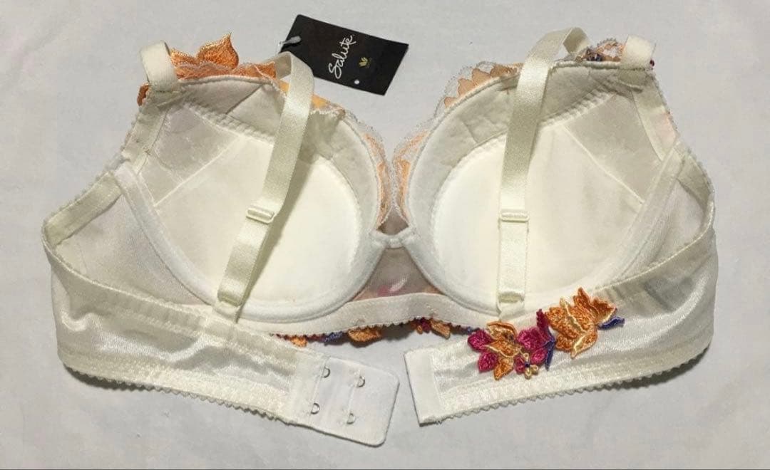 新品　ワコール　サルート 32G ブラジャーD75 ショーツL