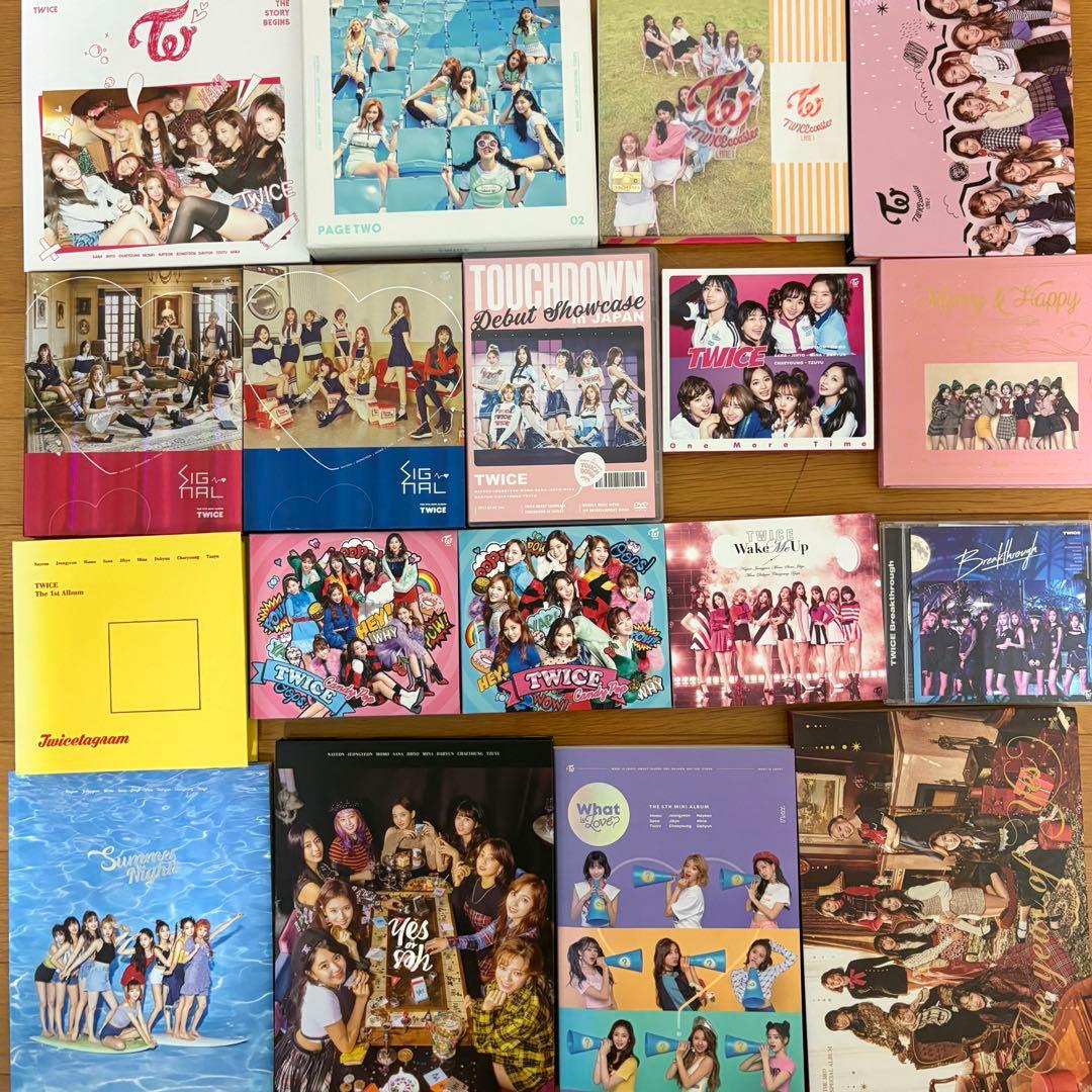 TWICE CDアルバムセット、公式ペンライトとうちわ、トレカ88枚セット