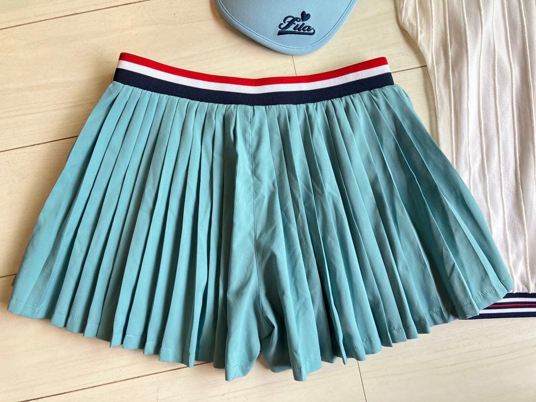 FILAフィラ＊オーガンジーシアートップスとプリーツキュロットパンツ上下セットS