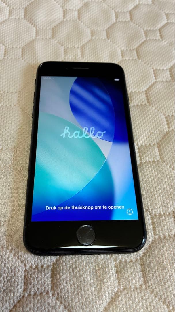 【ジャンク品】Apple iPhone SE(第2世代)ブラック 本体