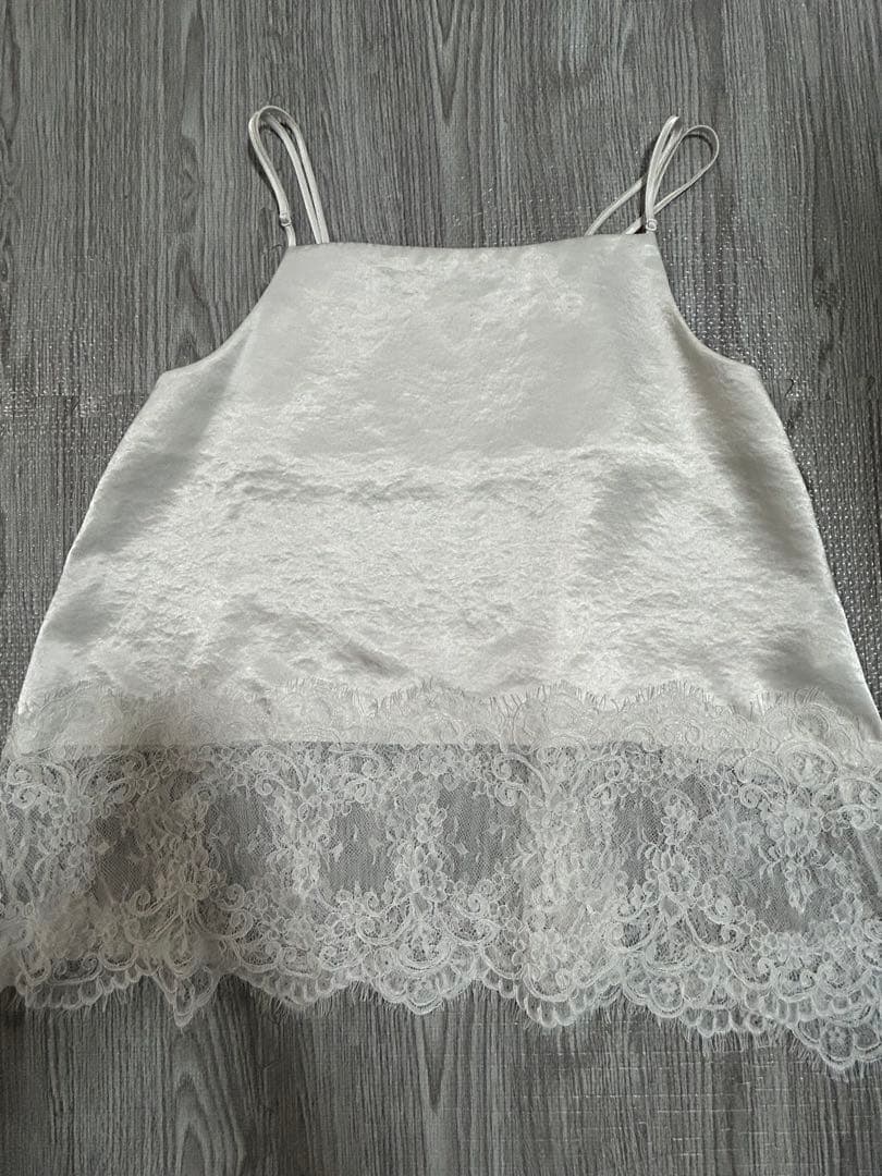 バビロン　大人気ヘムレースキャミソール　未使用