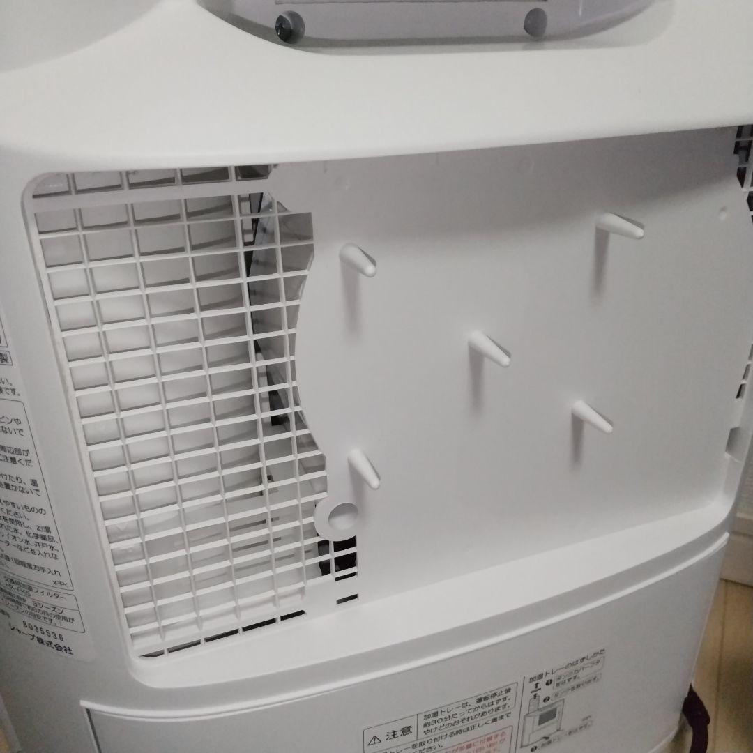 一通りクリーニング済み✨届けばそのまま使って頂けます➰シャープ加湿ファンヒーター