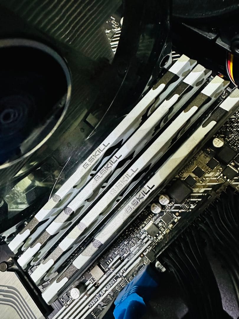 ④ 各社DDR4-3600 32GB　（8GB*4）。