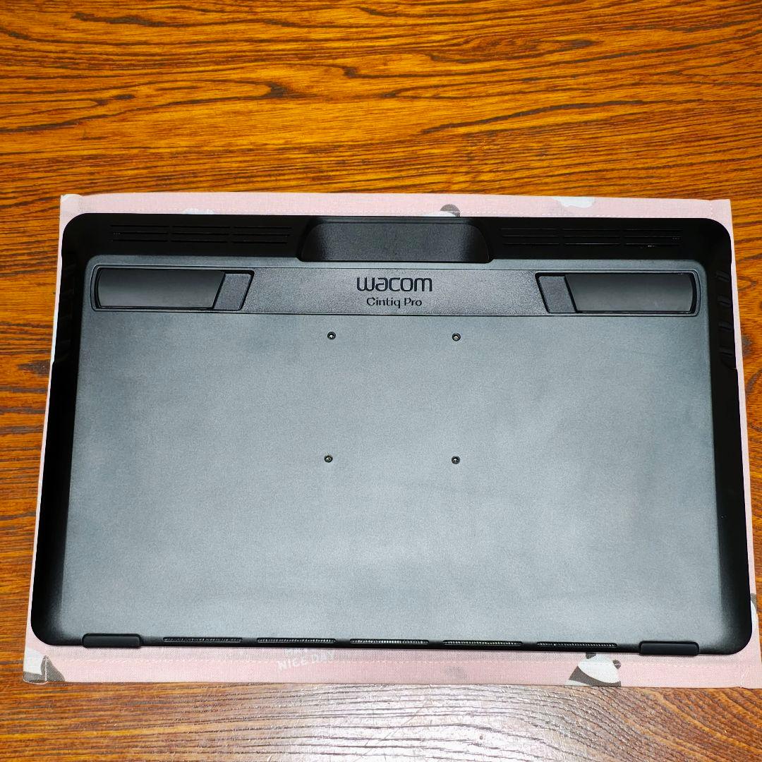 Wacom Cintiq Pro 16 2021年製 ＆ タブレットスタンド