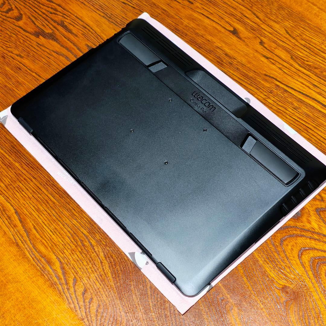 Wacom Cintiq Pro 16 2021年製 ＆ タブレットスタンド