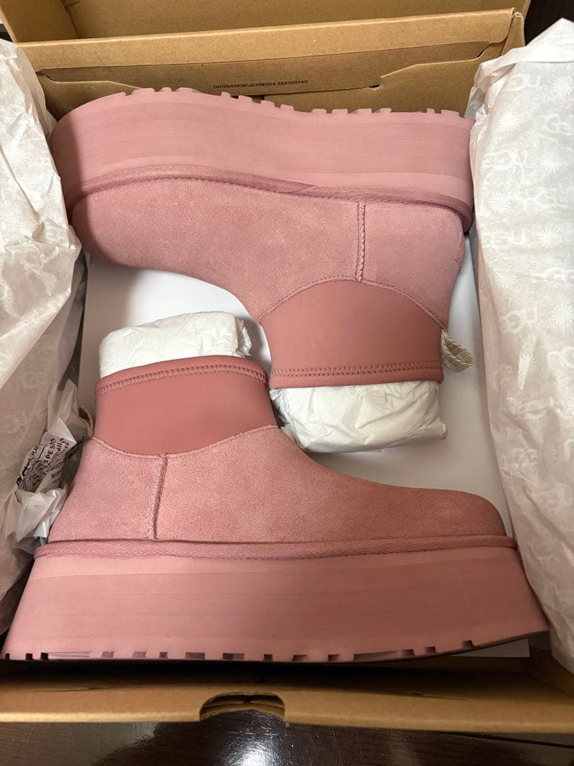新品未使用！UGG ピンクムートンブーツ ニットカバー付き25cm 希少！