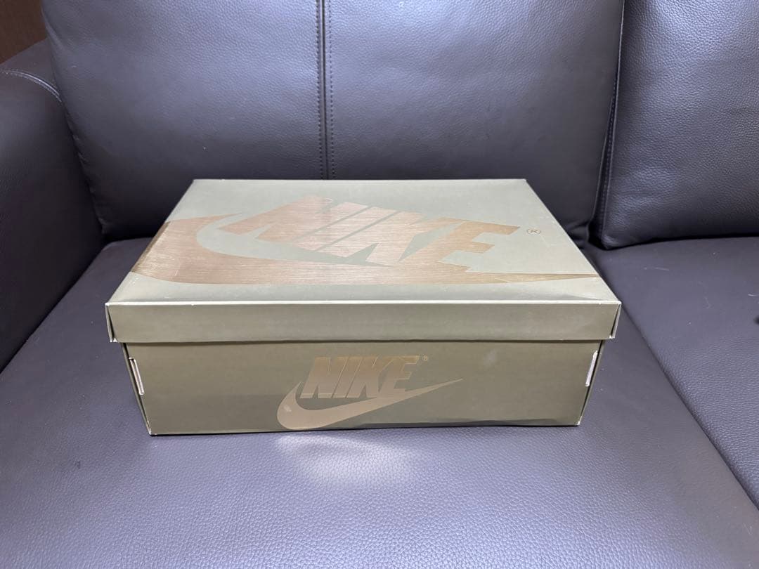 靴 Jordan 1 High OG \"Black and Gold\" 28cm