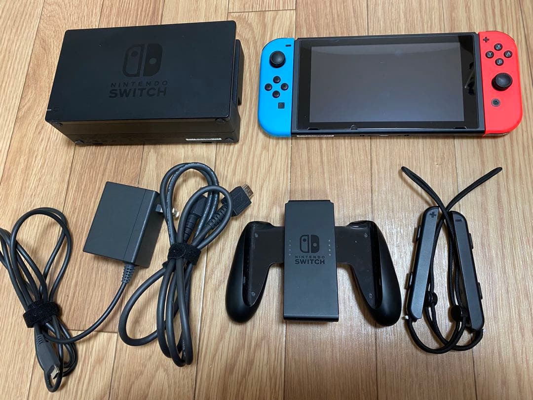 Nintendo Switch 2021年製 本体 青/赤 Joy-Con