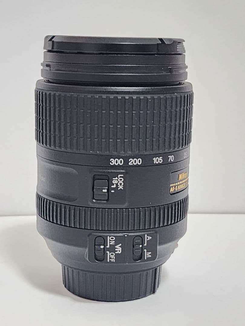 美品ニコン AF-S NIKKOR 18-300mm f/3.5-6.3Gレンズ
