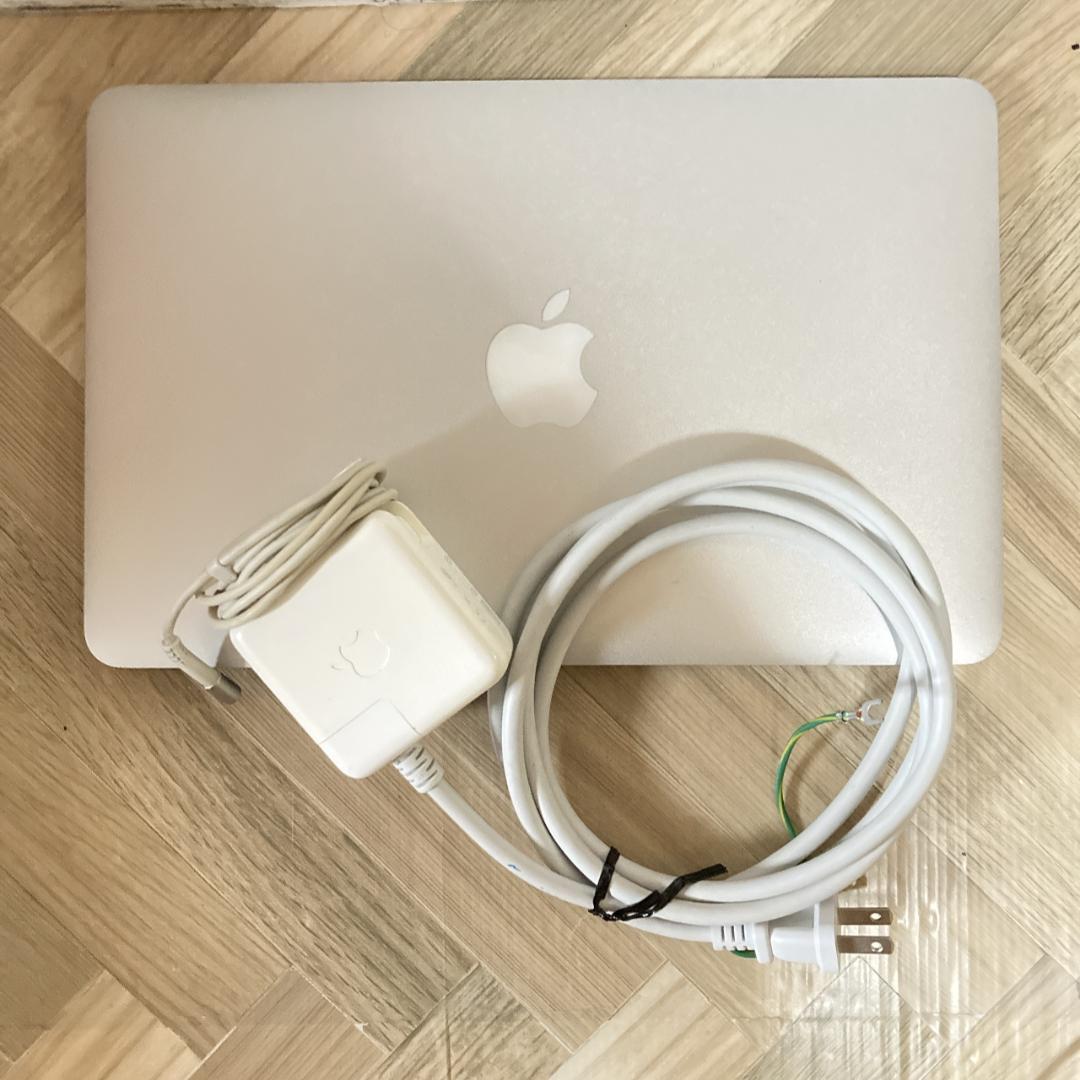 V7【Apple】 MacBook Air A1370 ノートPC 11インチ