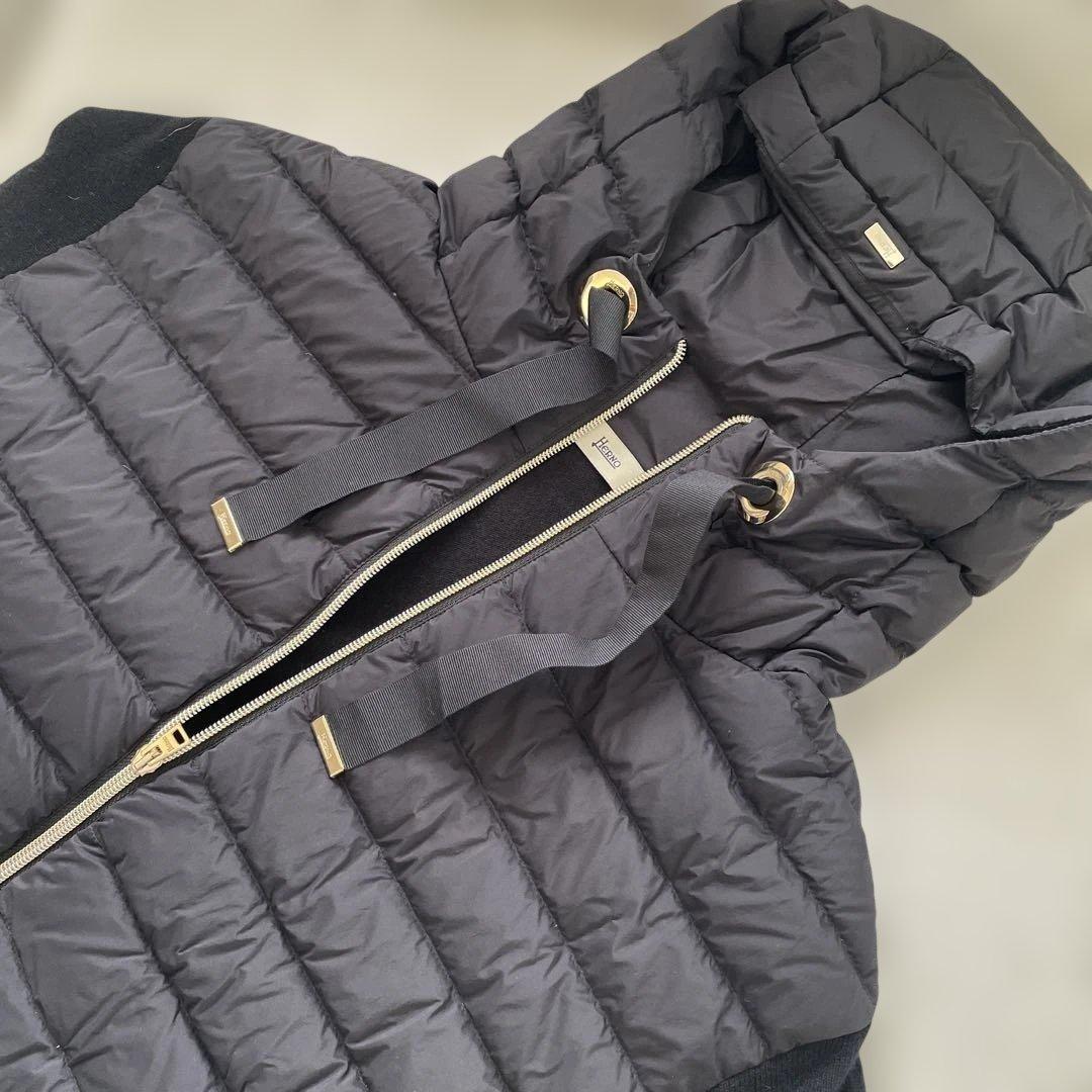 フード付きダウンジャケット 黒　44 HERNO