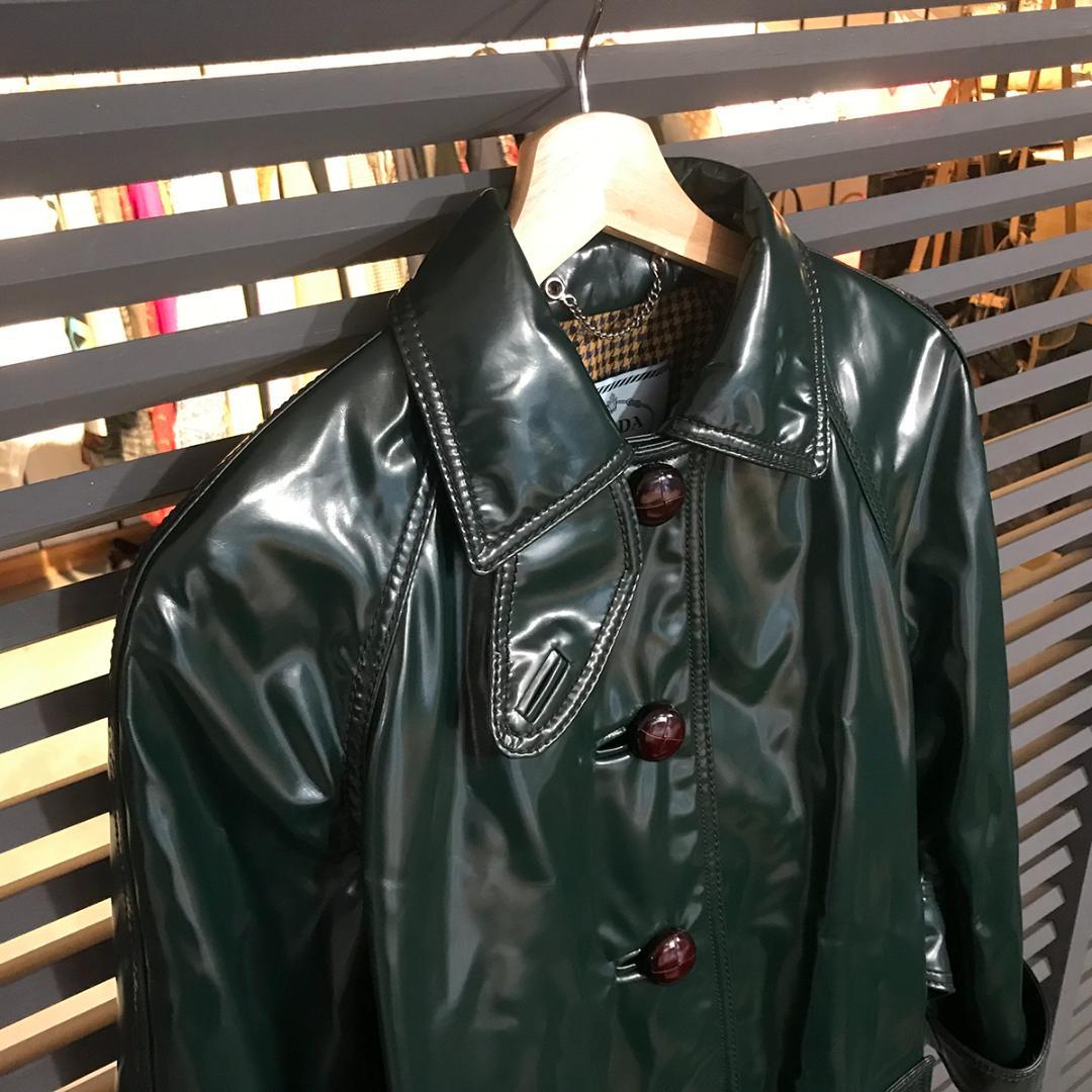 超美品 プラダ ベルト付き コート ダークグリーン 38 Sサイズ エナメル