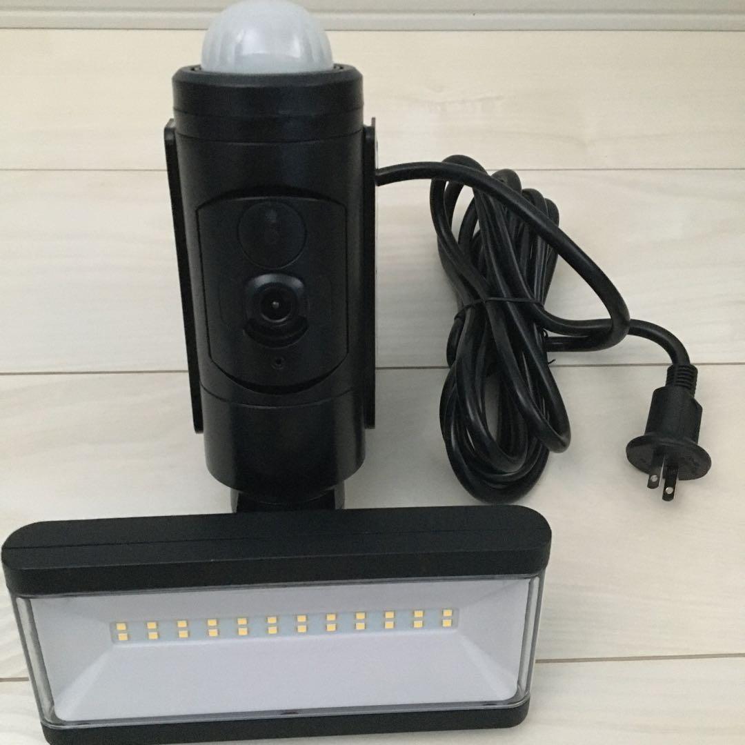 防犯カメラ　新品　カメラ付き　LEDセンサーライト　野外用　定価30000円