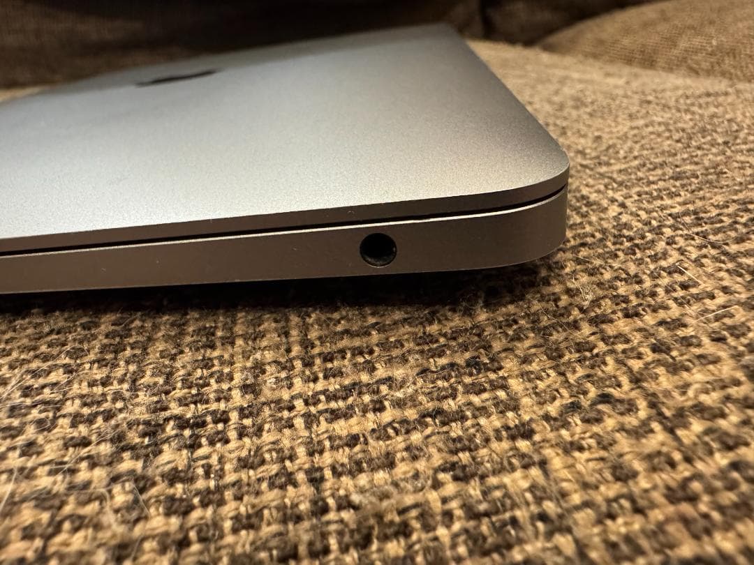 MacBook Air 13インチ シルバー 外箱付き Majextand装着