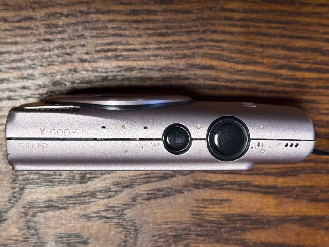 Canon IXY 600Fデジタルカメラ コラボモデル限定品　バッテリー2個付