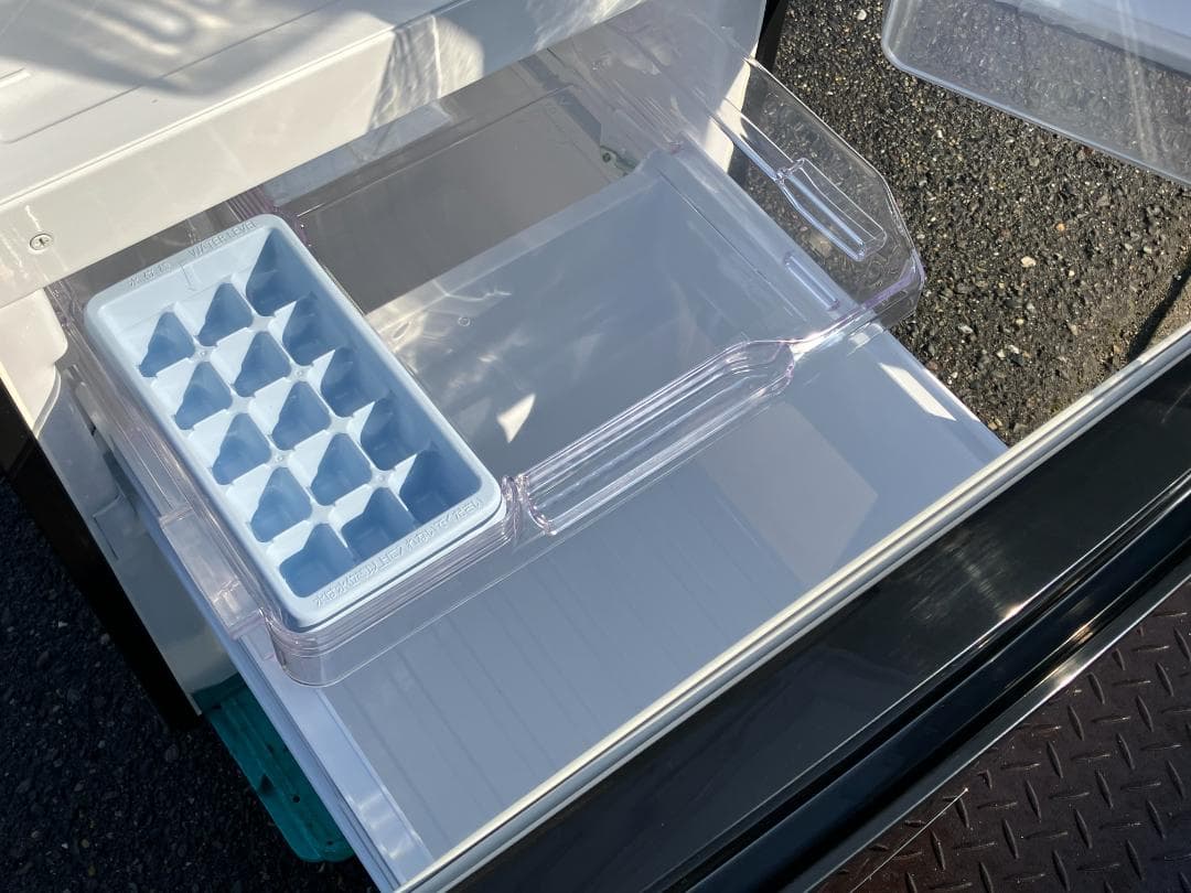 愛知岐阜/送料込★三菱　146L冷蔵庫　ブラック　MR-P15C-B 2018年