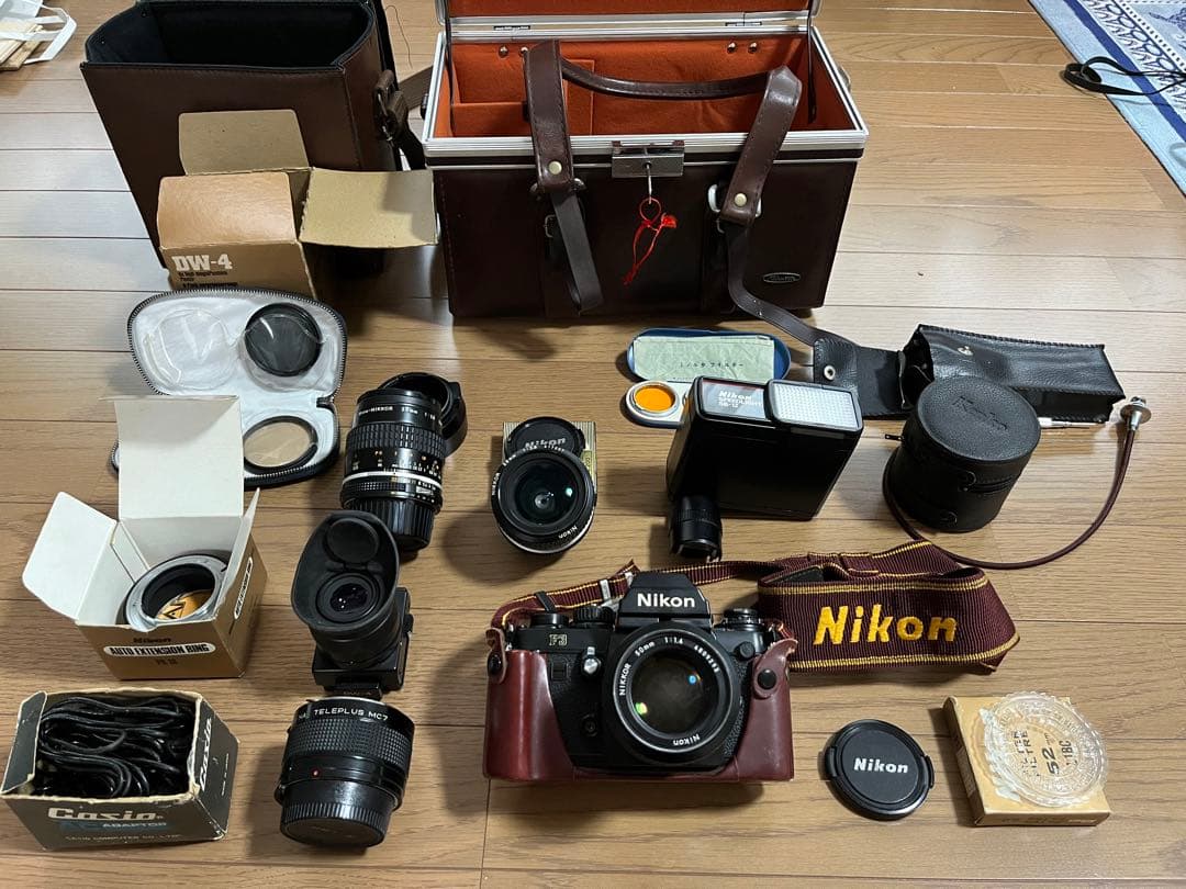 Nikon F3 レンズ3本　スピードライト　収納ケースのセット