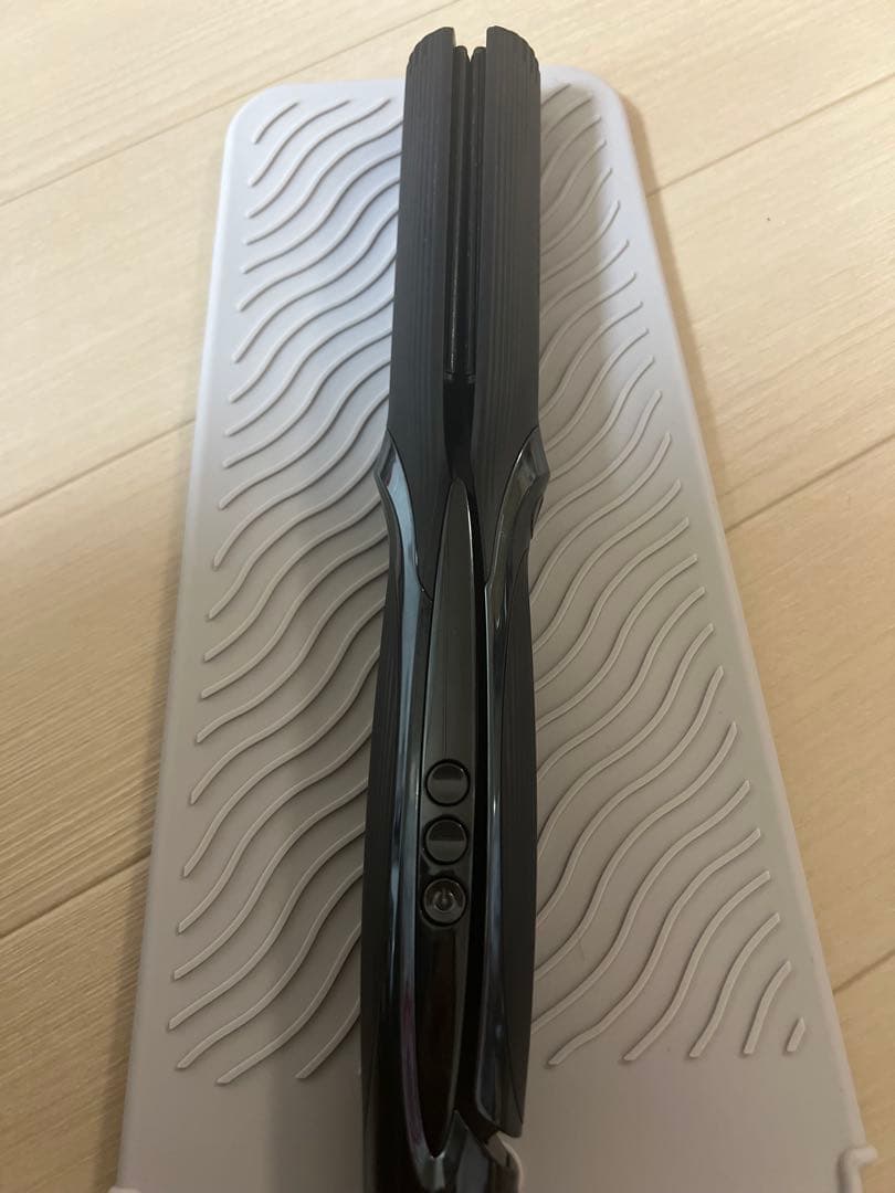 美品　付属品全てあり　2025リファ　ストレートアイロンPRO ブラック