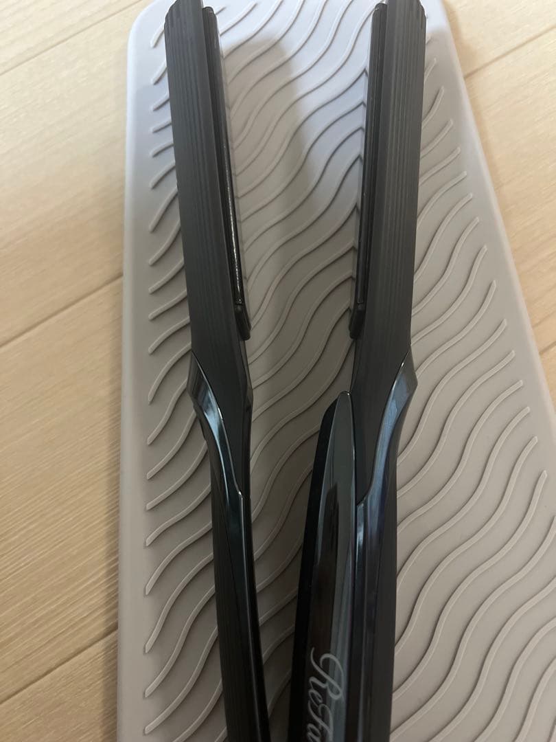 美品　付属品全てあり　2025リファ　ストレートアイロンPRO ブラック