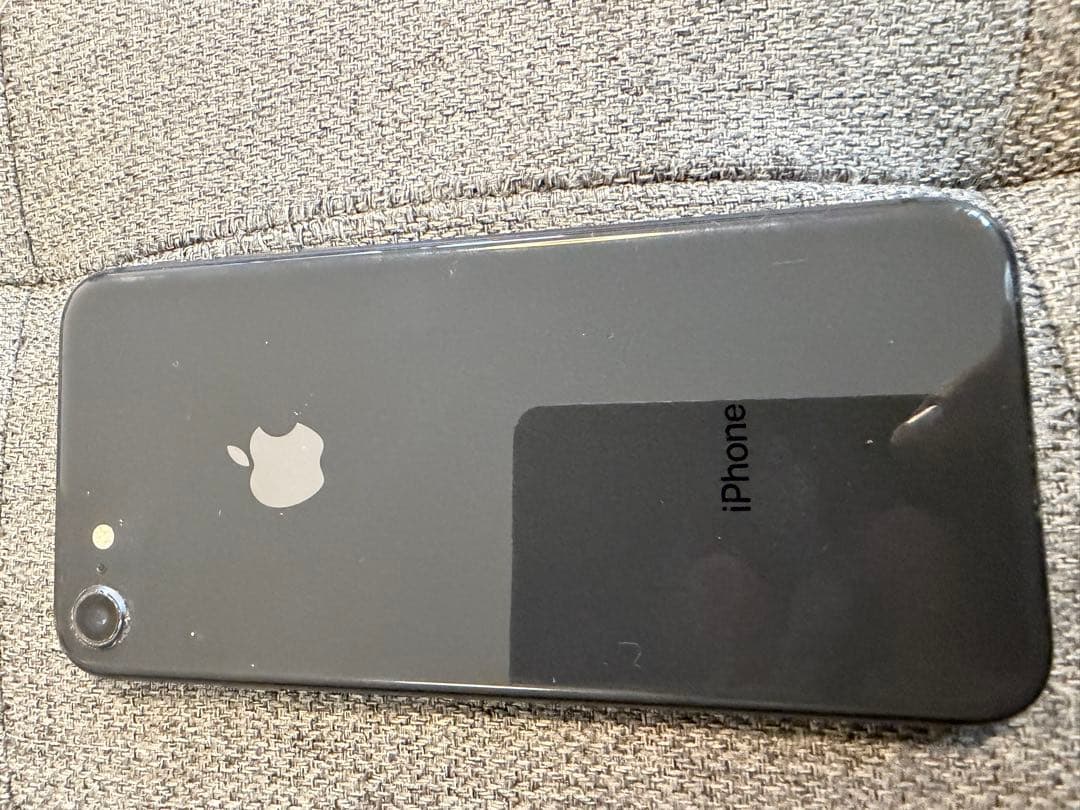 Apple iPhone8 64GBブラック