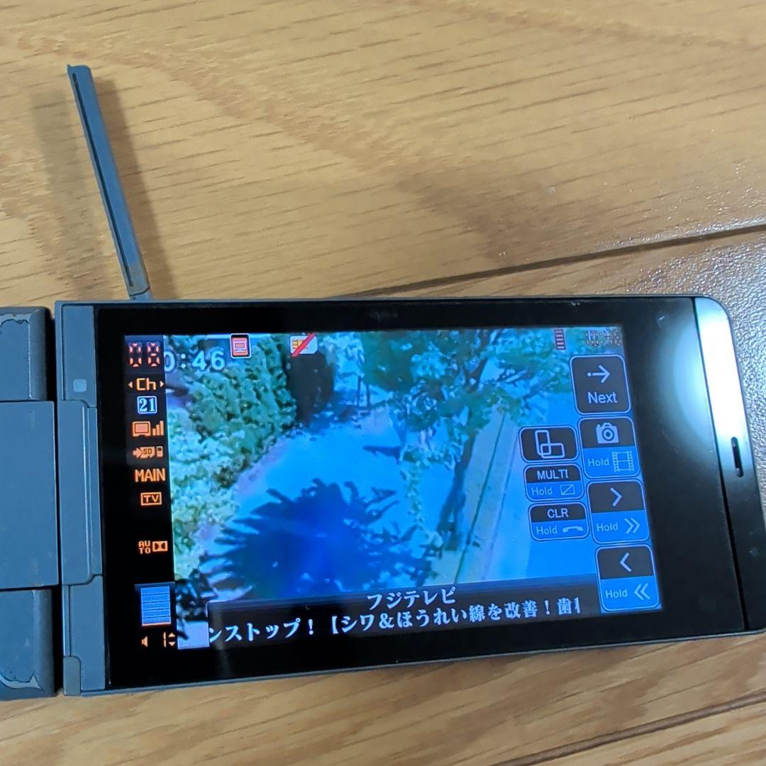 エヴァンゲリオン携帯SH-06A NERV 本体 ガラケー　使用できる