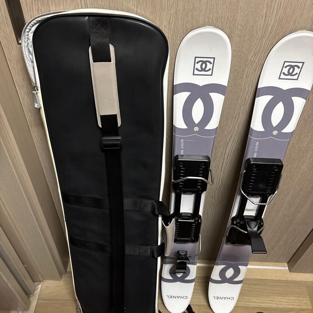 最終お値下げ‼️ シャネルホワイト ファンスキー板 カバー キルティング付き